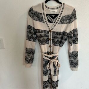 Lucky Brand Women’s Cream & Black Sweater Dress

Size PL